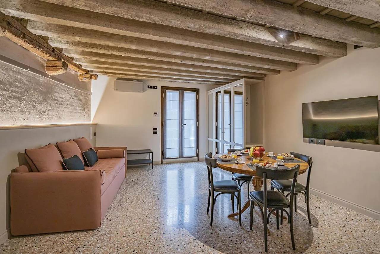 Corte Rubbi 5514 Canal View Venedig Apartment